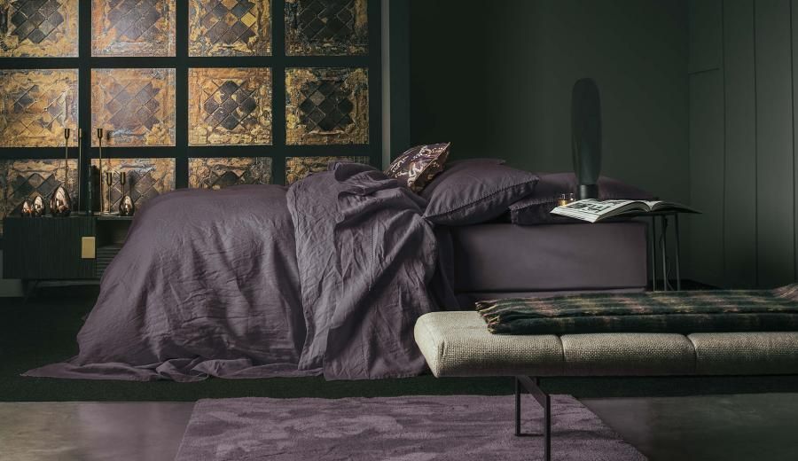 In February, decorate your bed linen with purple