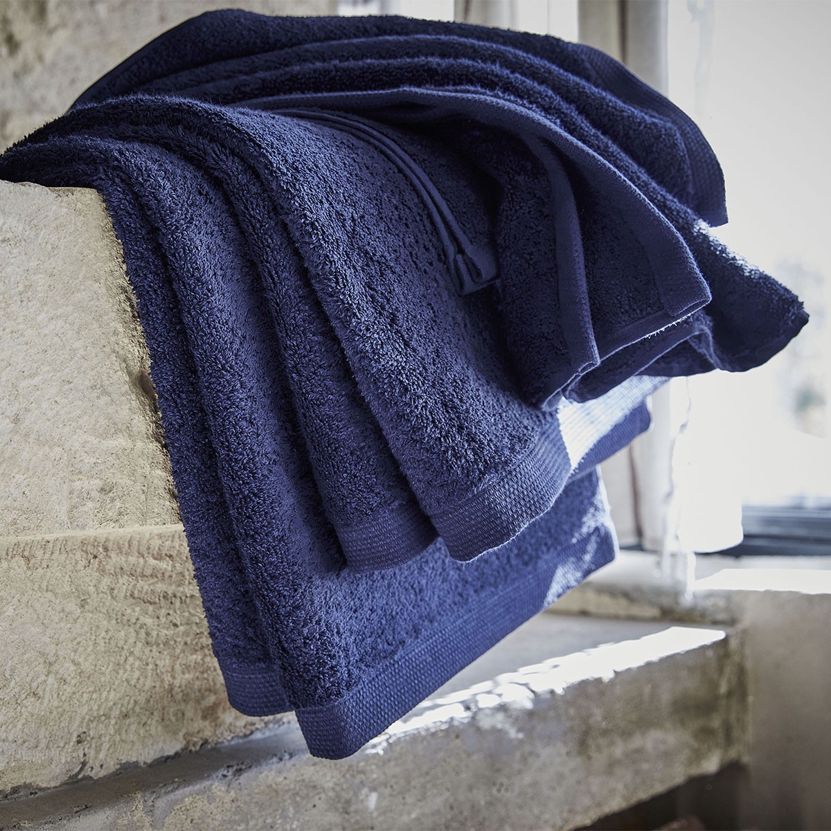 Soft and absorbent bath towels