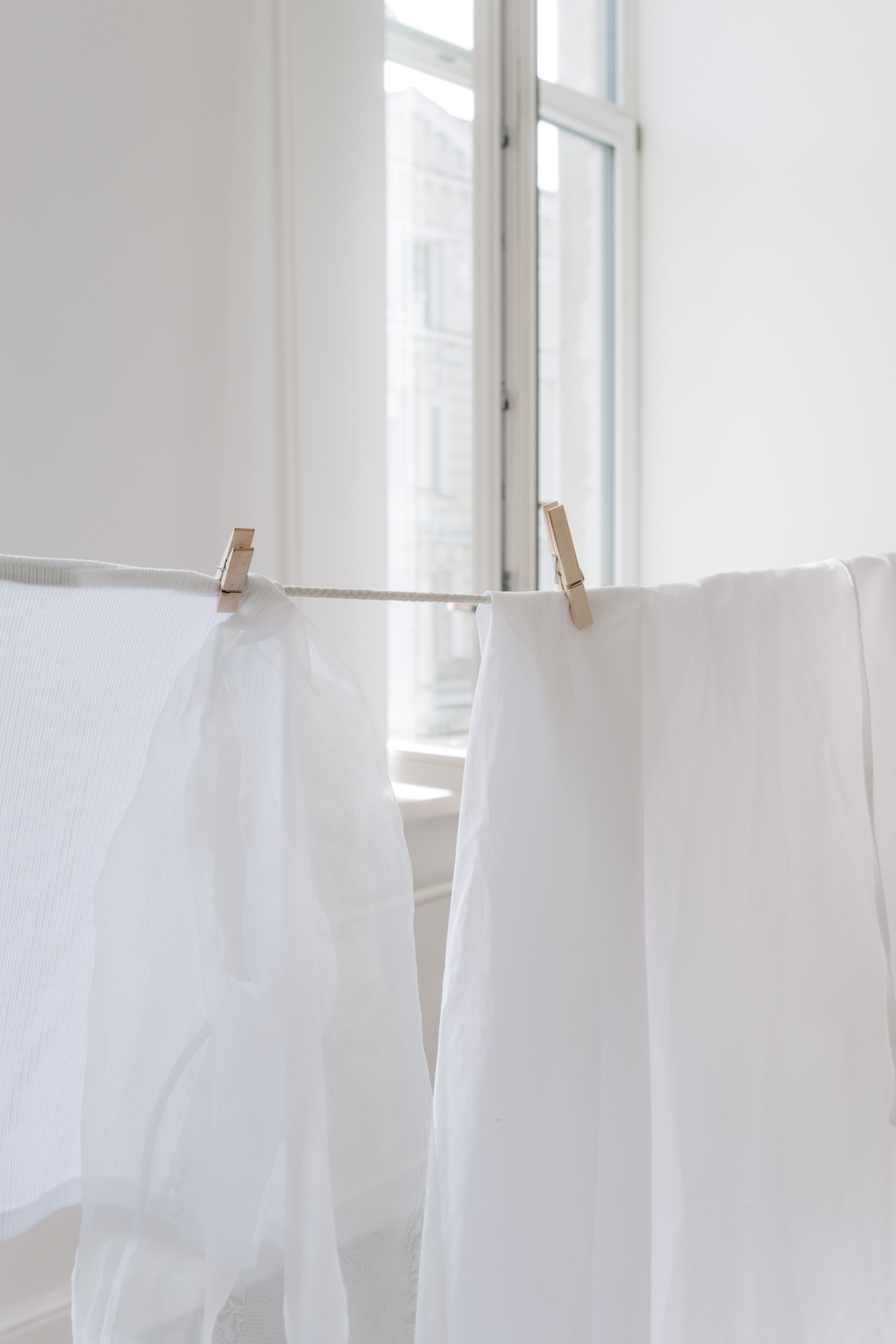 Nettoyez le linge blanc à l'agent blanchissant