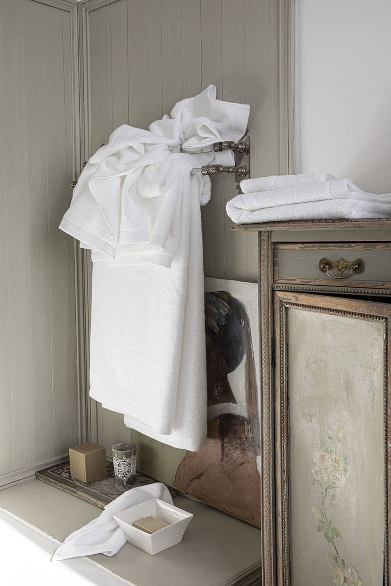 Bath linen and wedding trousseau